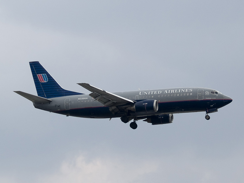 United Airlines 737-300
