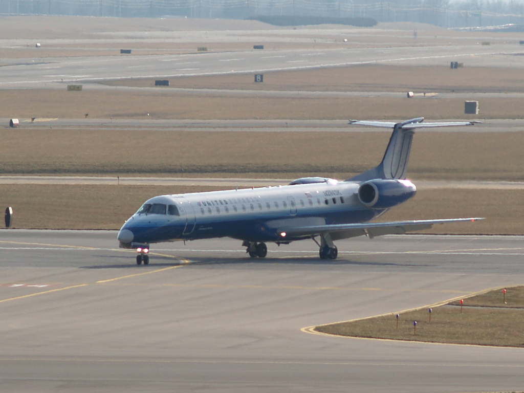 United Express at IND Feb 24, 2006
